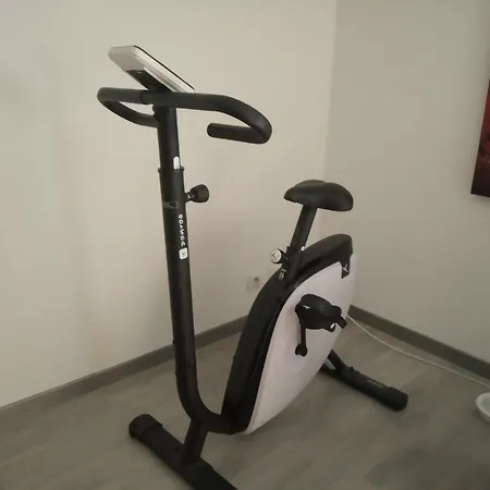 Les Attelages De La Fontaine בית הארחה *