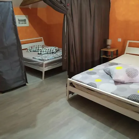 Les Attelages De La Fontaine בית הארחה Epothemont